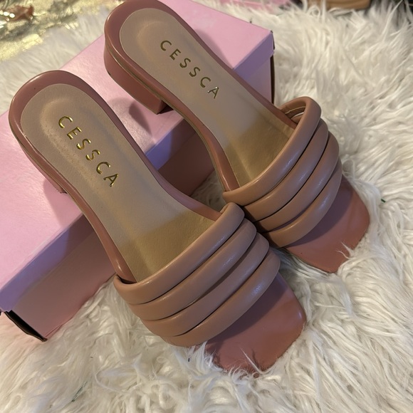 LOW HEEL SLIPPERS SIZE 6 NEW NEVER WORN - Picture 4 of 4